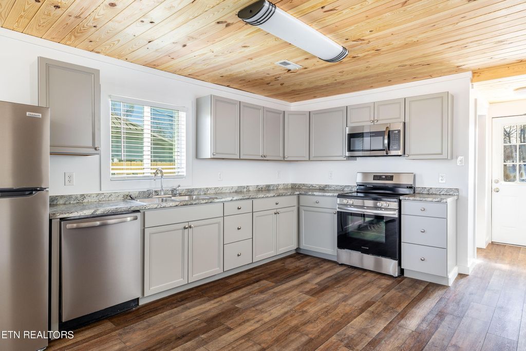 Photo of 554 E Lincoln Rd, Alcoa, TN 37701 (MLS # 1252833)