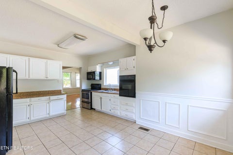 Tiny photo for 3300 Sevier Ave, Knoxville, TN 37920 (MLS # 1355798)