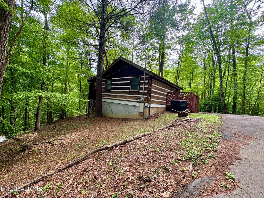 Photo of 2340 Avon Circle, Sevierville, TN 37876 (MLS # 1338928)
