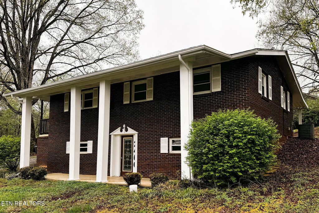 Photo of 2406 Mentor School Rd, Louisville, TN 37777 (MLS # 1335489)