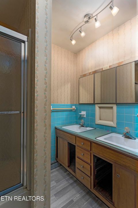 Tiny photo for 197 Sadler Lane, Harriman, TN 37748 (MLS # 1323661)