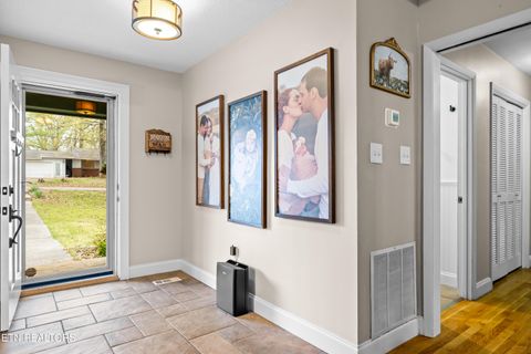 Tiny photo for 907 W 6th Ave, Lenoir City, TN 37771 (MLS # 1335499)