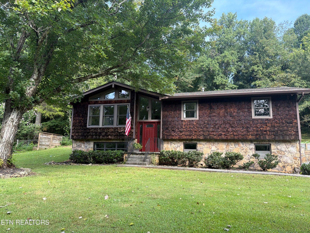 Photo of 1015 Buckthorn Drive, Knoxville, TN 37912 (MLS # 1352836)
