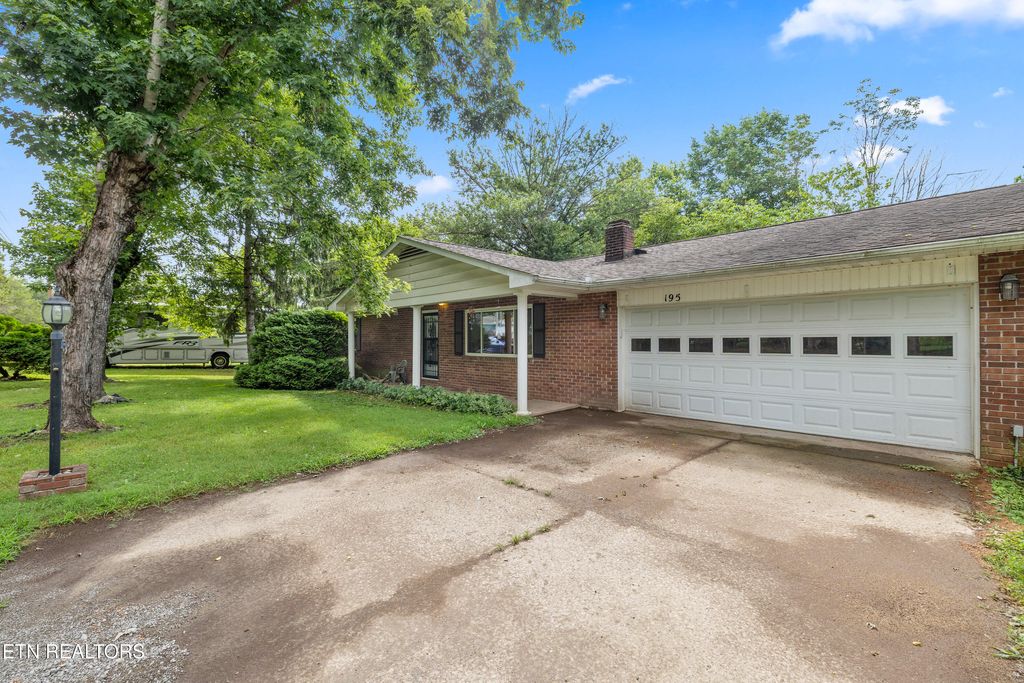 Photo of 195 Hamblin St, New Tazewell, TN 37825 (MLS # 1306026)