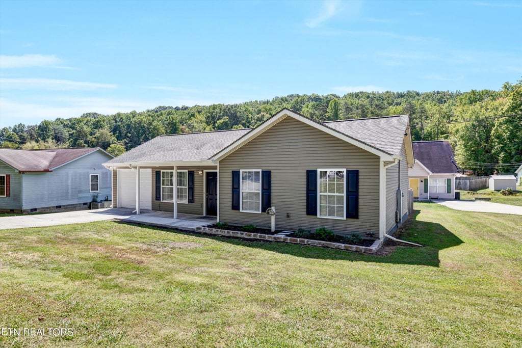 Photo of 4026 Oakland Drive, Knoxville, TN 37918 (MLS # 1276001)