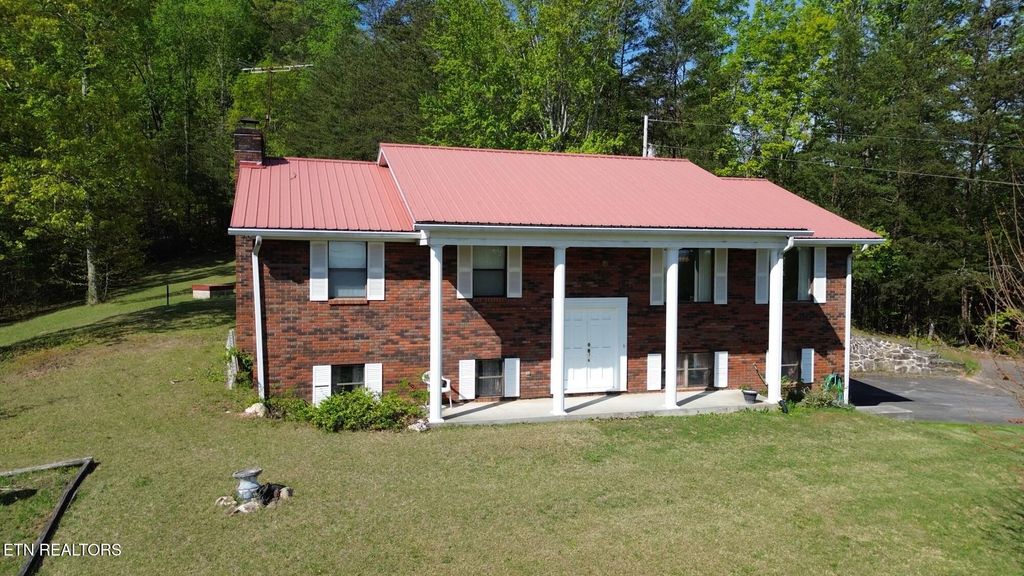 Photo of 809 Grandview, Tellico Plains, TN 37385 (MLS # 1297725)