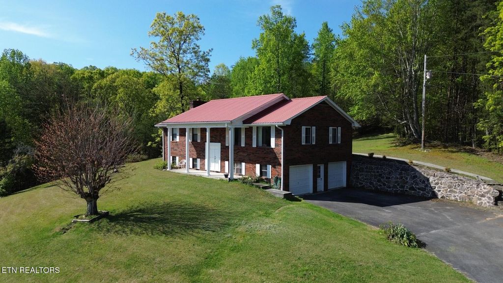 Photo of 809 Grandview, Tellico Plains, TN 37385 (MLS # 1297725)