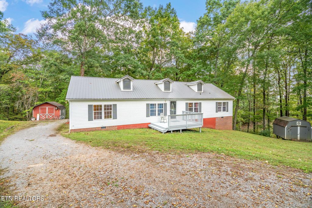 Photo of 9939 Old Chestnut Ridge Rd, Heiskell, TN 37754 (MLS # 1278906)