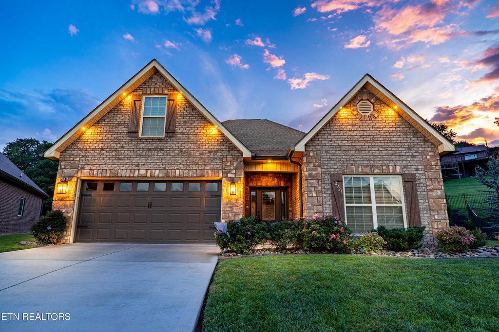 Photo of 2326 Torrey Pines Drive, Maryville, TN 37801 (MLS # 1348788)