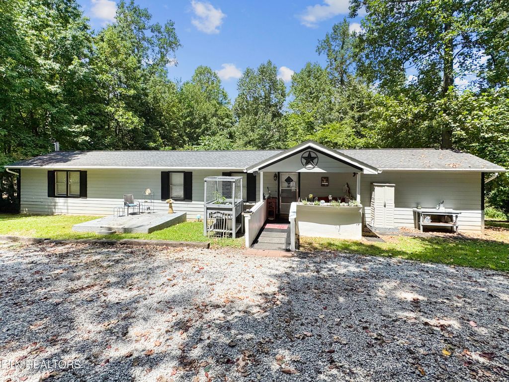 Photo of 160 Casey Rd, Harriman, TN 37748 (MLS # 1311938)
