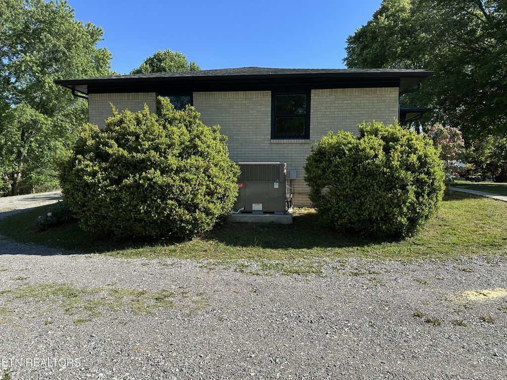 Photo of 198 Epperson Ave, Cookeville, TN 38506 (MLS # 1339546)
