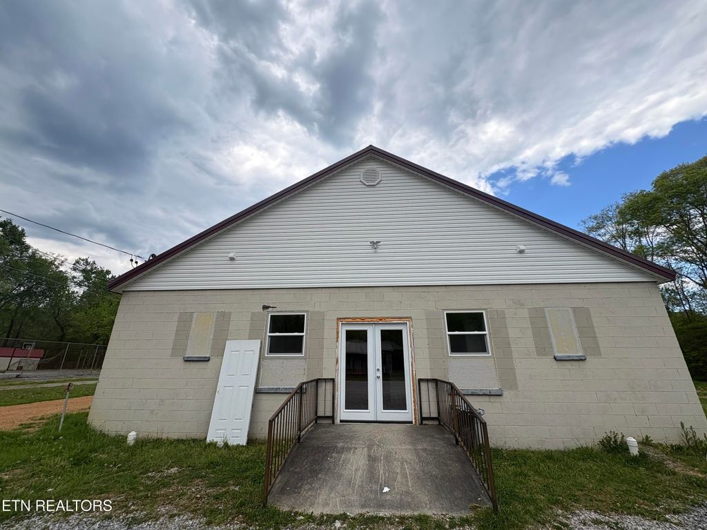 Photo of 415 Woody Ave #415, Harriman, TN 37748 (MLS # 1338055)