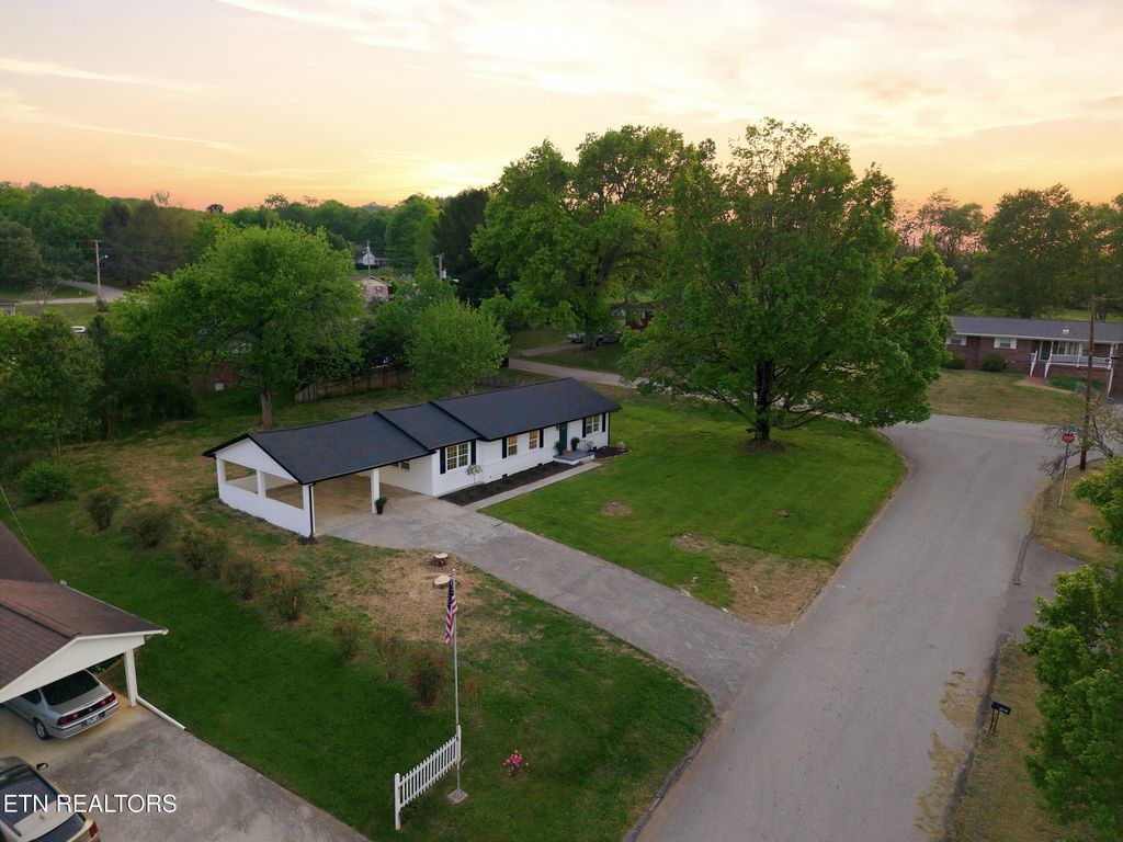 Photo of 415 Gate St, Jefferson City, TN 37760 (MLS # 1337315)