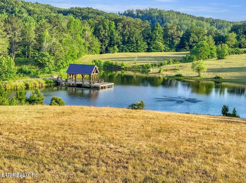 Photo of 334 Enclave Way, Kingston, TN 37763 (MLS # 1295453)