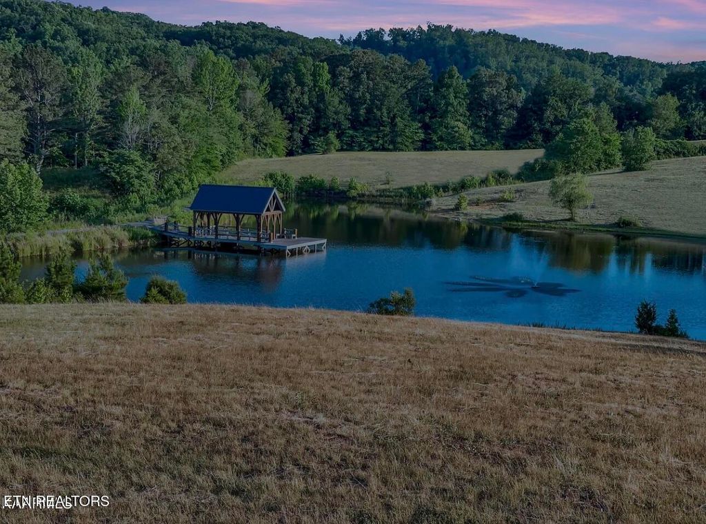 Photo of 334 Enclave Way, Kingston, TN 37763 (MLS # 1295453)