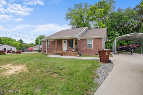Photo of 320 W Walnut St, Madisonville, TN 37354 (MLS # 1340554)