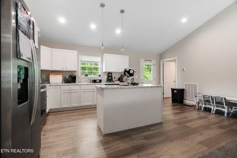 Tiny photo for 320 W Walnut St, Madisonville, TN 37354 (MLS # 1340554)