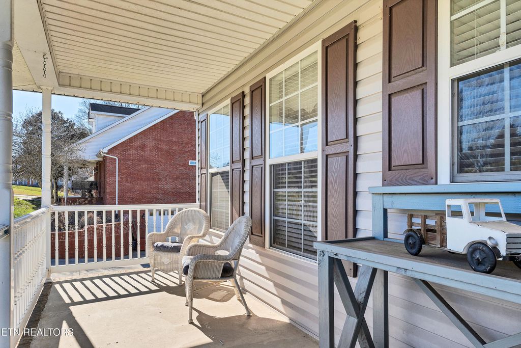 Photo of 2526 Whisper Creek Drive, Friendsville, TN 37737 (MLS # 1291019)