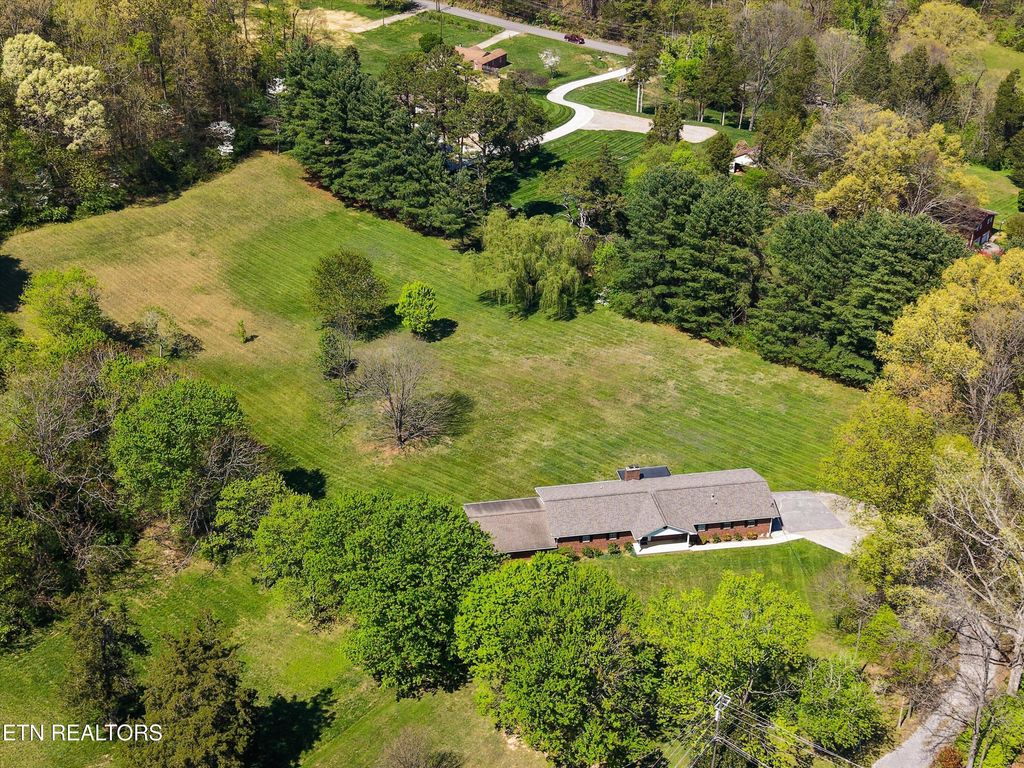 Photo of 7628 Hoff Lane, Knoxville, TN 37938 (MLS # 1336298)