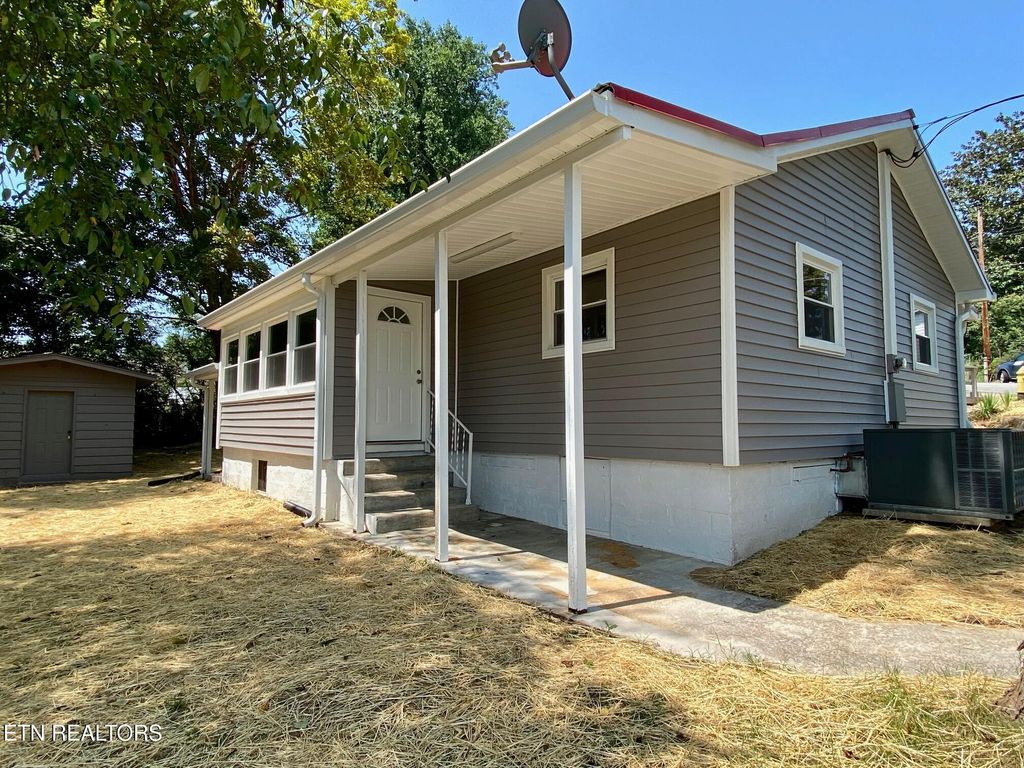 Photo of 111 Porter Rd, Oak Ridge, TN 37830 (MLS # 1331272)