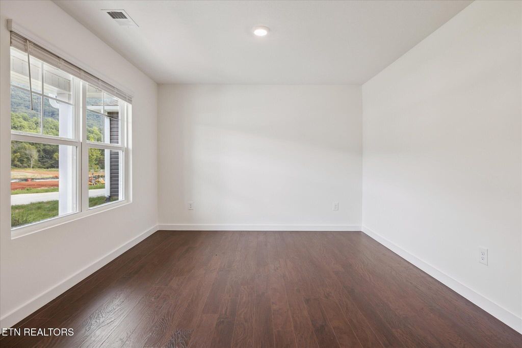 Photo of 186 N Blissful Meadows Drive, Harriman, TN 37748 (MLS # 1302628)