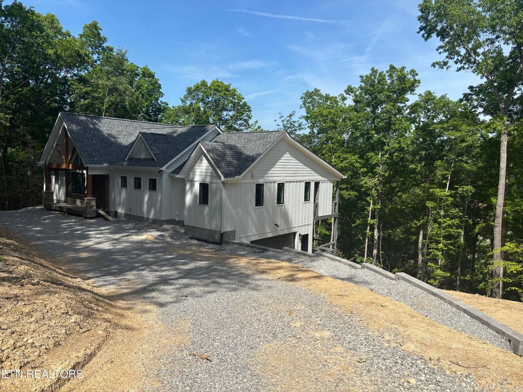 Photo of 267 Lakemont Lane, Caryville, TN 37714 (MLS # 1339701)