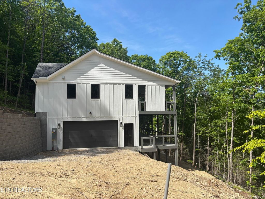 Photo of 267 Lakemont Lane, Caryville, TN 37714 (MLS # 1339701)