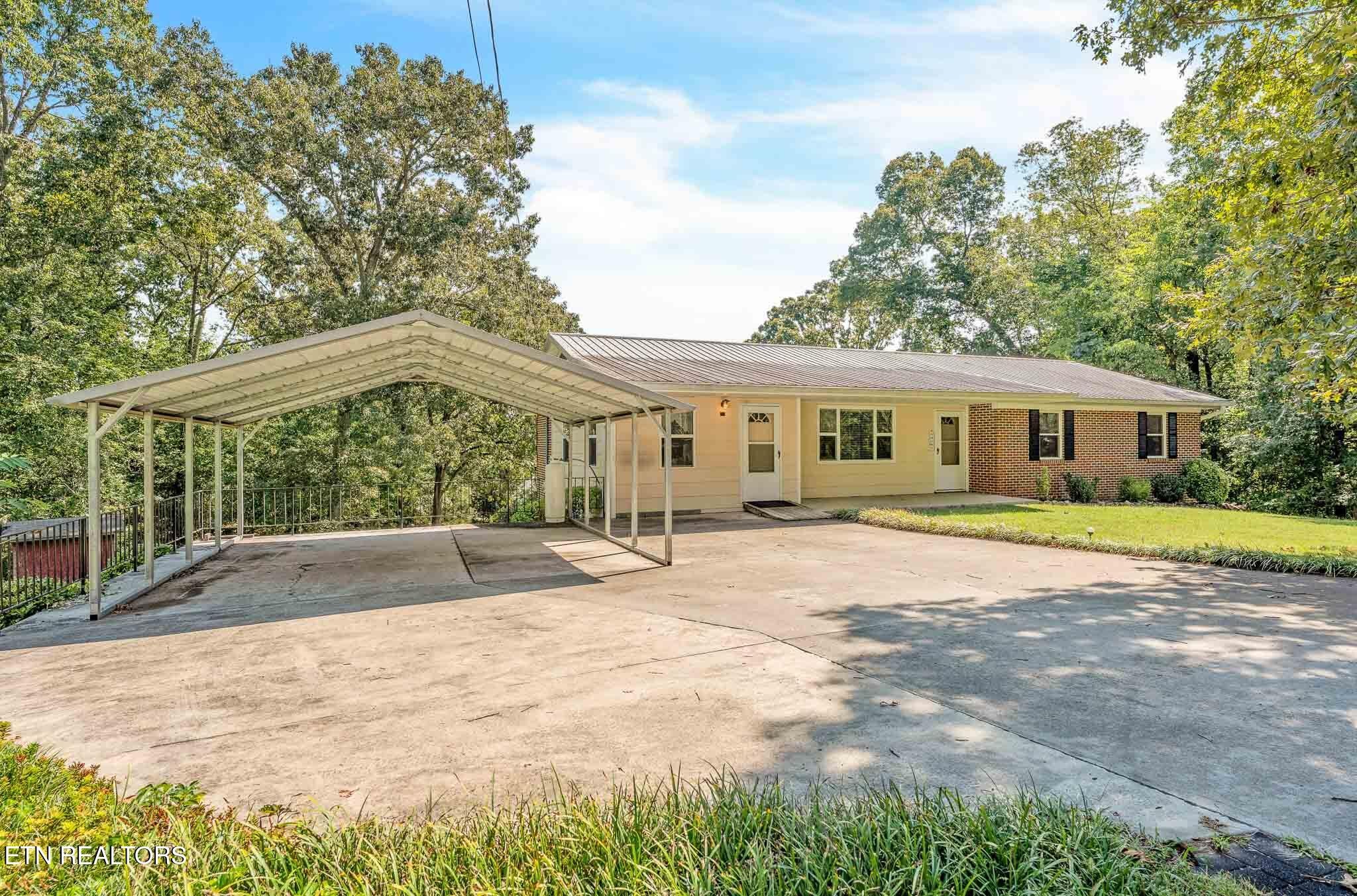 228 Crestwood Circle