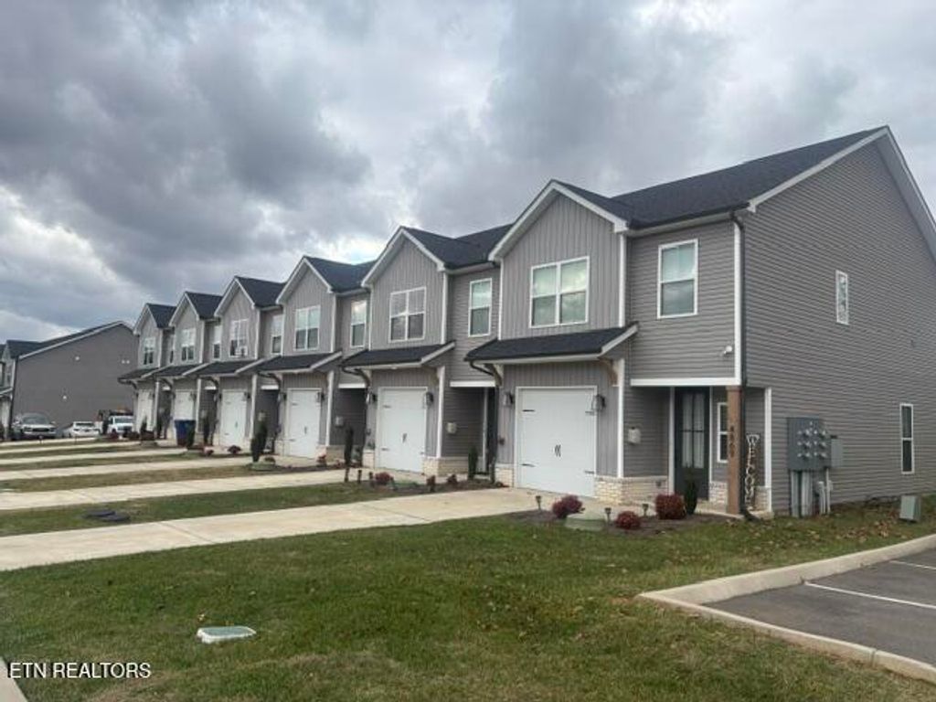 Photo of 4867 Ancient Glacier Lane, Knoxville, TN 37918 (MLS # 1325018)