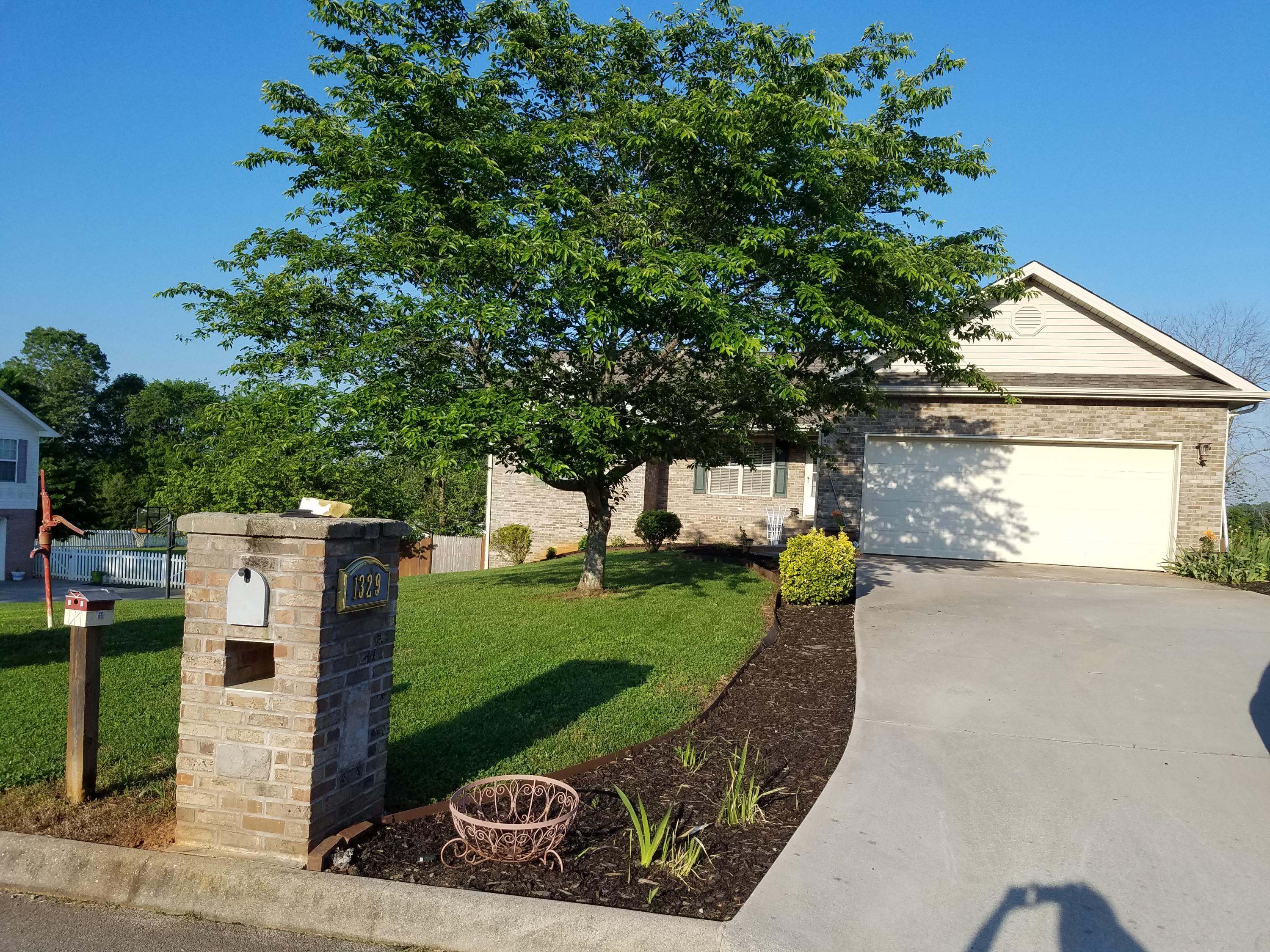 Photo 1 of 20 — 1329 Tomahawk Drive, Maryville, TN 37803