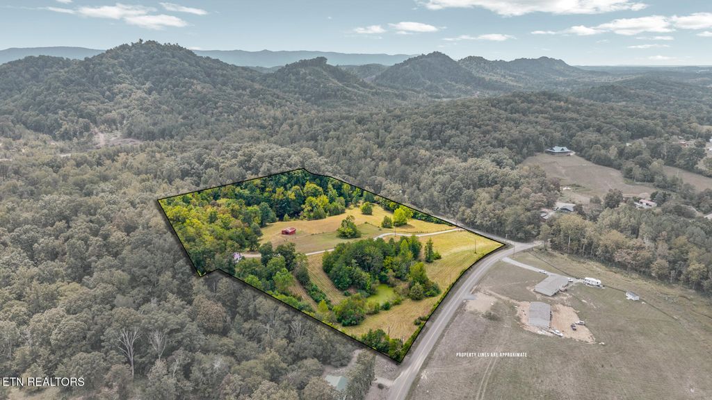 Photo of 111 County Road 462, Englewood, TN 37329 (MLS # 1314108)