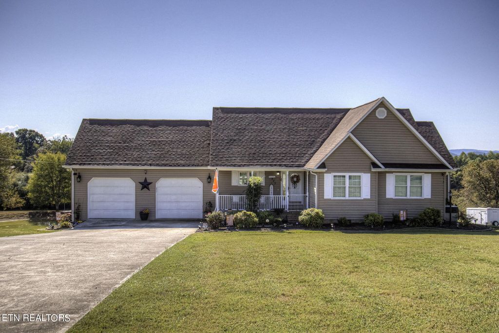 Photo of 825 Ridge Rd, Madisonville, TN 37354 (MLS # 1277361)