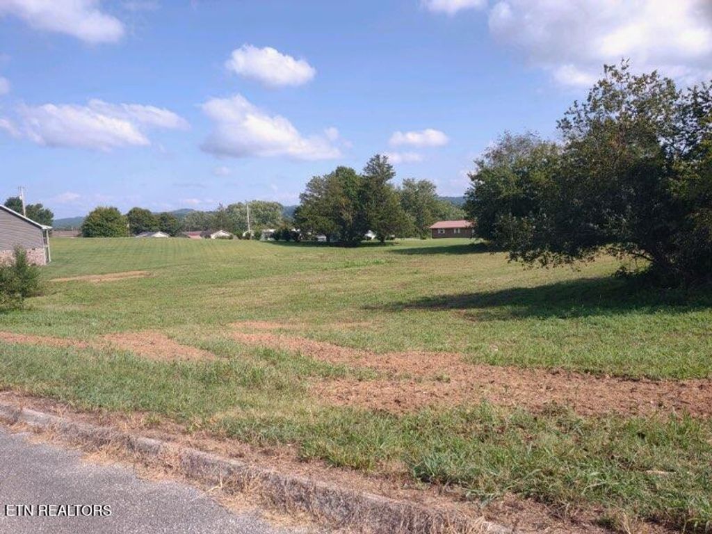 Photo of 0 Fincastle Drive, LaFollette, TN 37766 (MLS # 1298457)