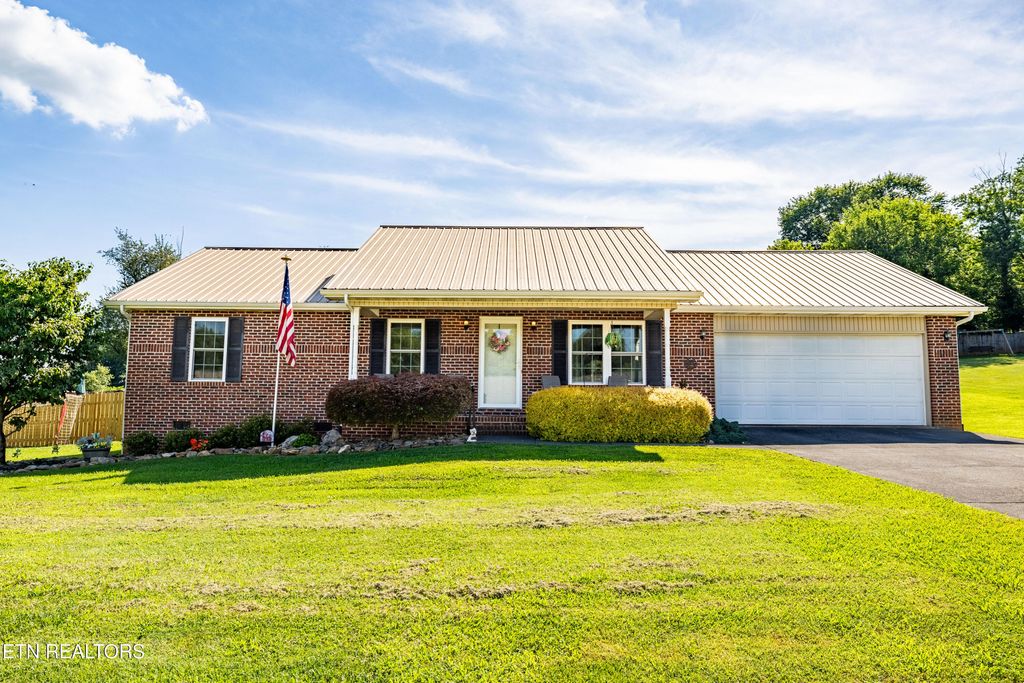 Photo of 715 Meadow Ridge Dr, Walland, TN 37886 (MLS # 1305751)
