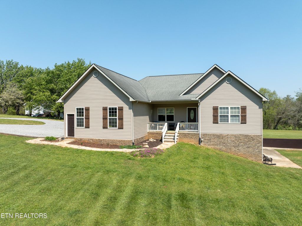 Photo of 176 Corntassel Estates Rd, Vonore, TN 37885 (MLS # 1298197)
