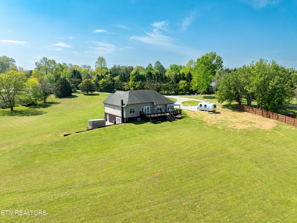 Photo of 176 Corntassel Estates Rd, Vonore, TN 37885 (MLS # 1298197)