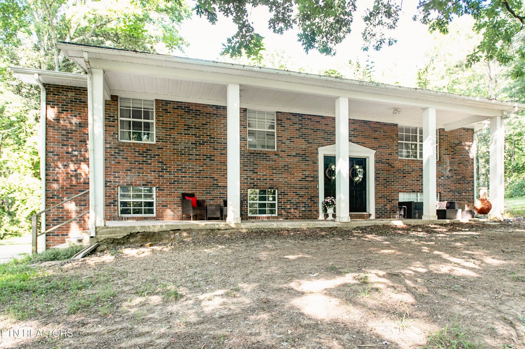 Photo of 238 Walnut Grove Rd, Kingston, TN 37763 (MLS # 1347238)