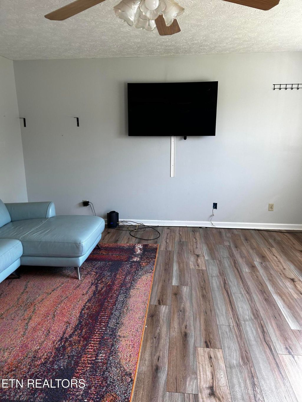 Photo of 151 W Meeting St, Dandridge, TN 37725 (MLS # 1341240)