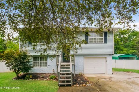 Photo of 5821 Whisper Wood Rd, Knoxville, TN 37918 (MLS # 1319509)
