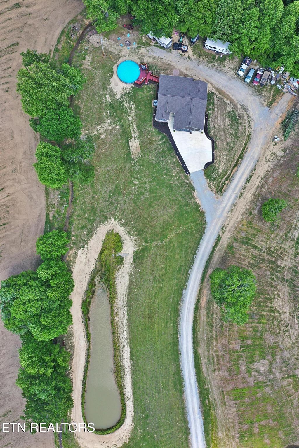 Photo of 301 Lowin Fields Pvt Rd, Winfield, TN 37892 (MLS # 1344796)