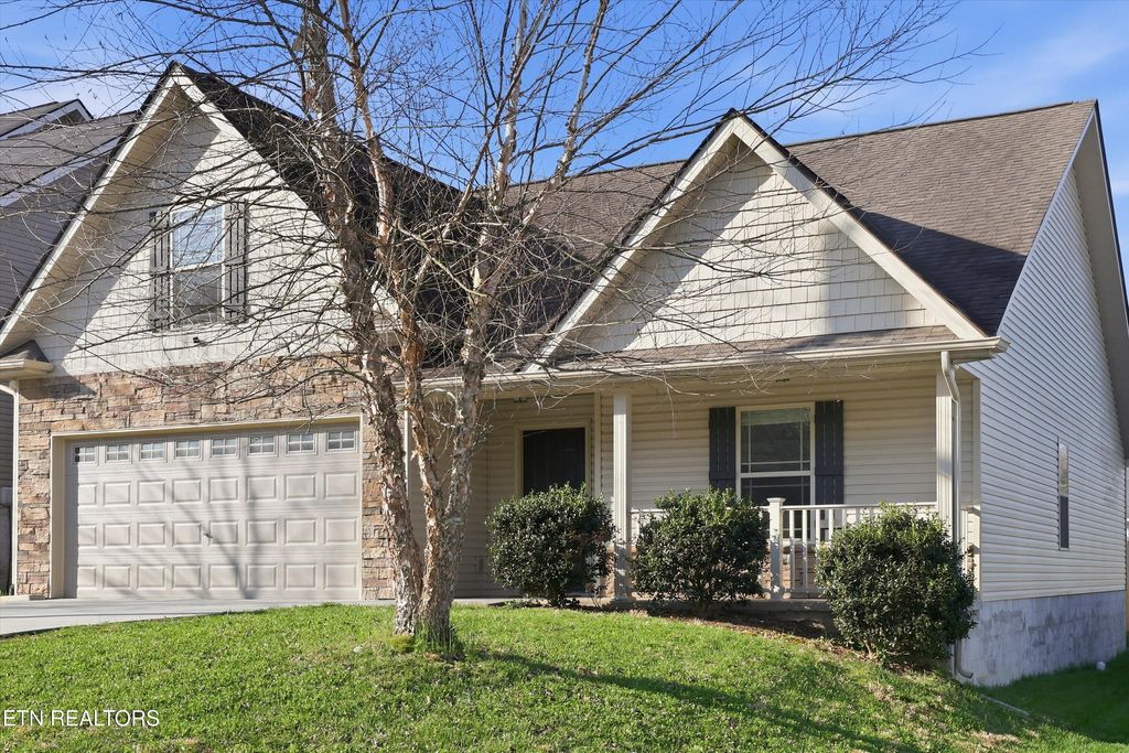 Photo of 1711 Cove Oak Lane, Knoxville, TN 37909 (MLS # 1333511)