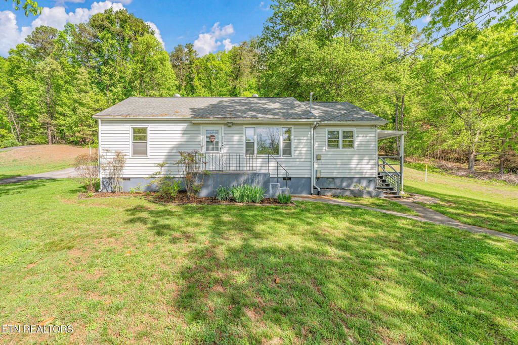 Photo of 216 Burnett Lane, Knoxville, TN 37920 (MLS # 1337402)