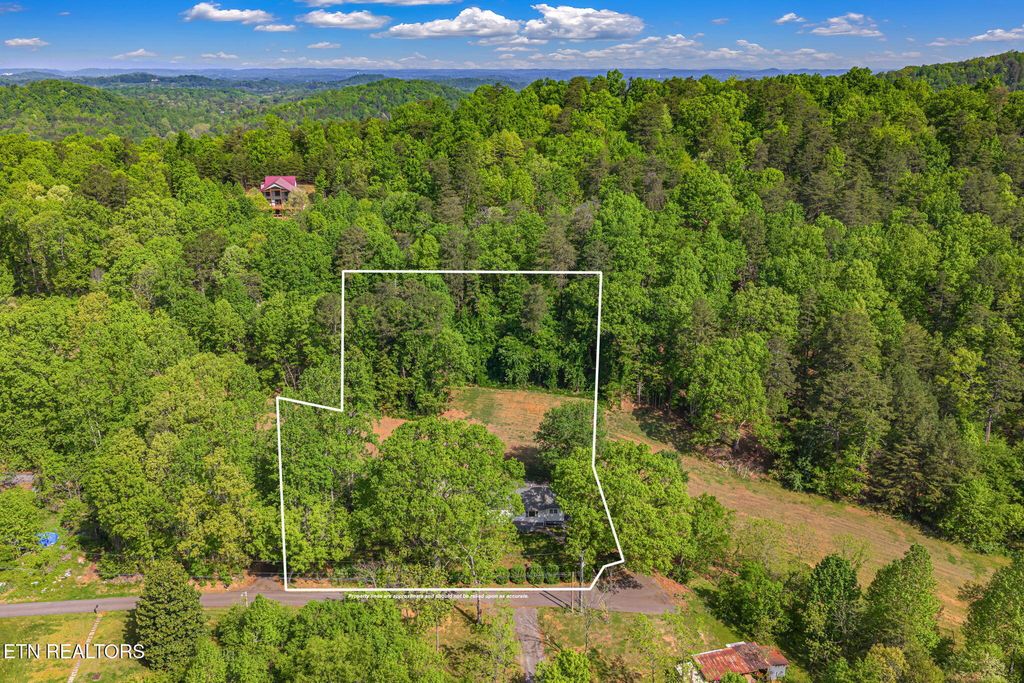 Photo of 216 Burnett Lane, Knoxville, TN 37920 (MLS # 1337402)