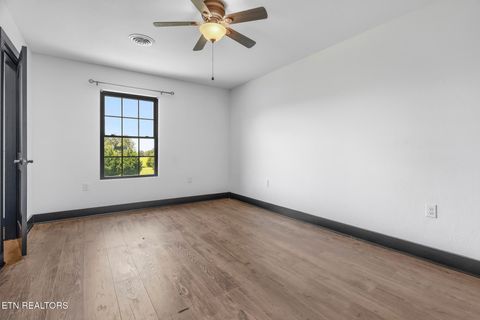Tiny photo for 656 Oxford Rd, Jefferson City, TN 37760 (MLS # 1348175)
