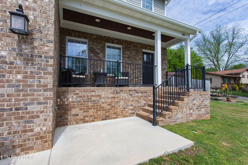 Photo of 807 Willow Drive, Maryville, TN 37803 (MLS # 1336879)