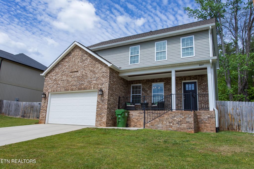 Photo of 807 Willow Drive, Maryville, TN 37803 (MLS # 1336879)