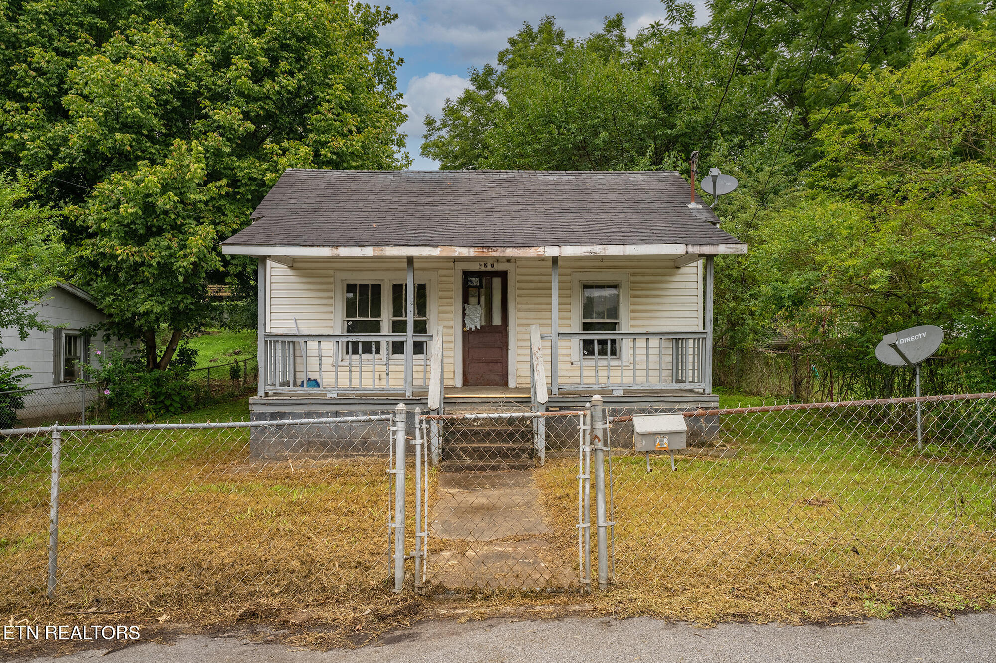 302 Woody Ave