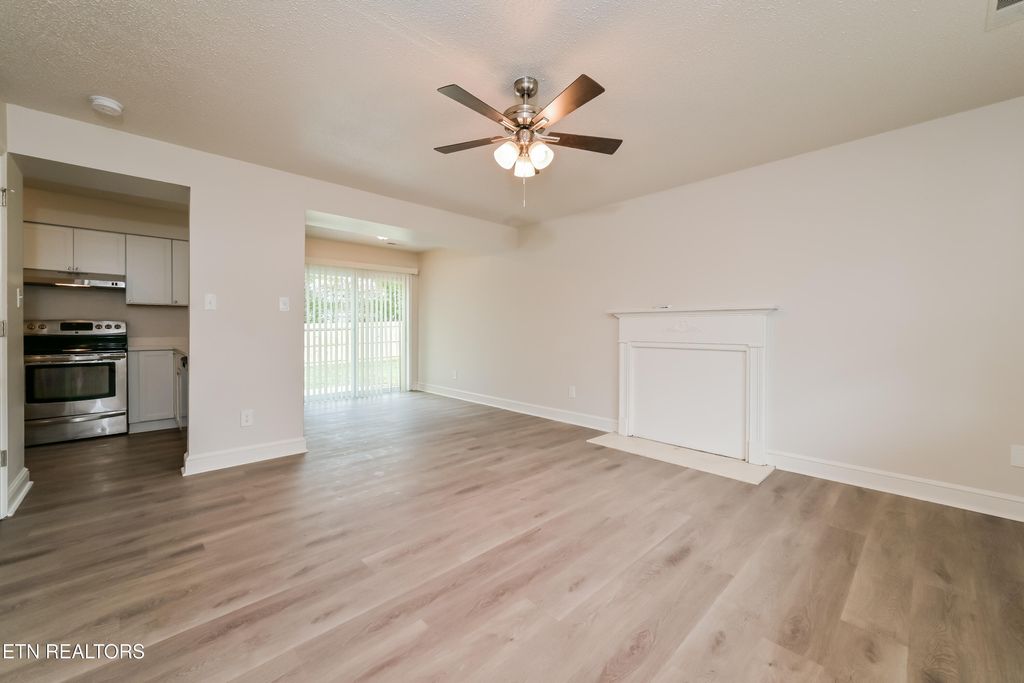 Photo of 7218 Ashford Glen Drive, Knoxville, TN 37918 (MLS # 1322957)