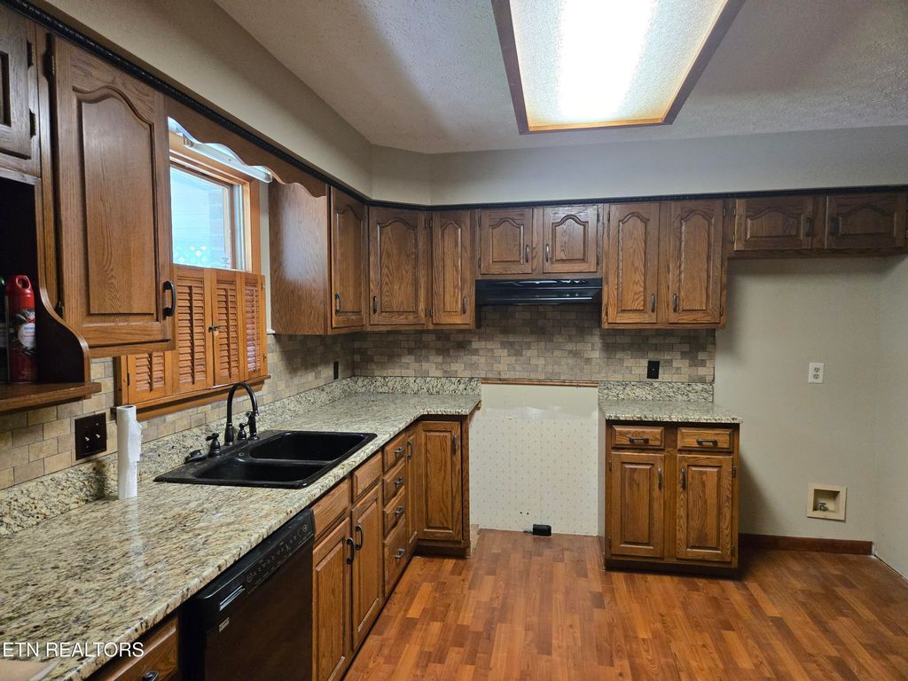 Photo of 114 Happy Ending Lane, Kingston, TN 37763 (MLS # 1307439)