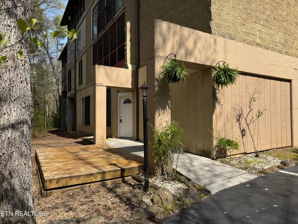Photo of 221 Woodland Road Rd #315, Gatlinburg, TN 37738 (MLS # 1294426)